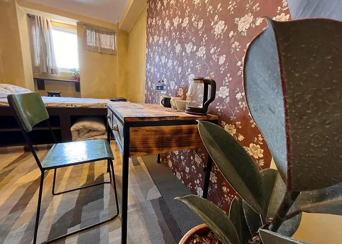 Warm And Cozy 1 Min From Stupa Apartment